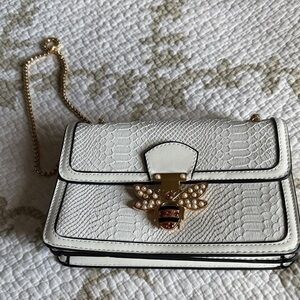 Elegant White Designer Shoulder Bag